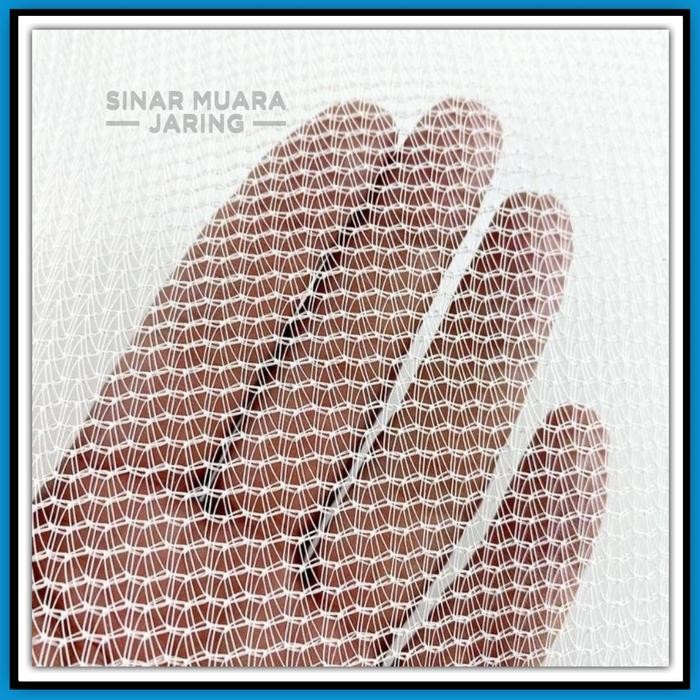 Paranet Nilon Putih Terpasang List Dan Ring