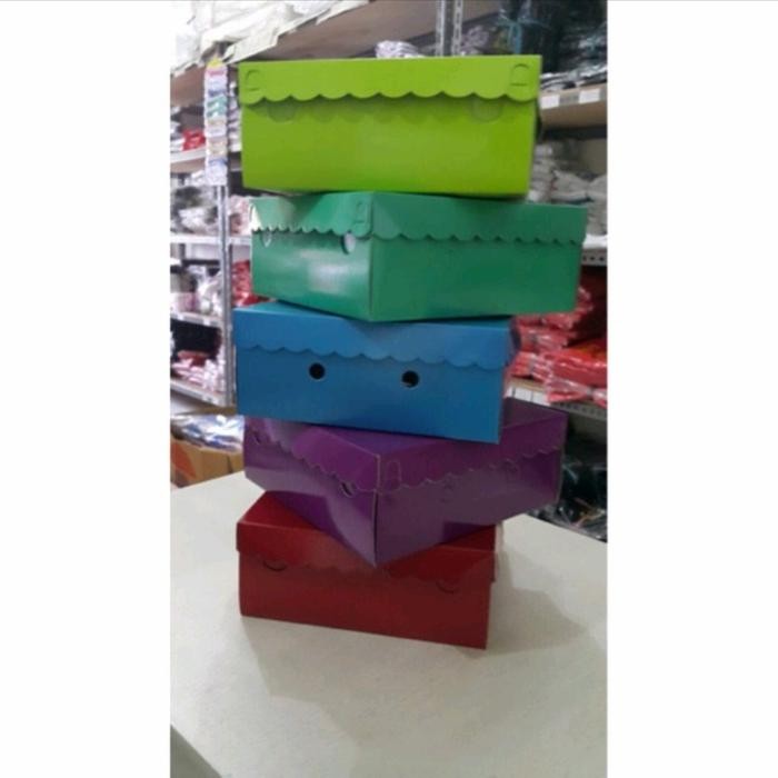 Isi 10 lembar Dus Nasi Kotak warna Hijau / Merah ,Dus snack, Dus Kue