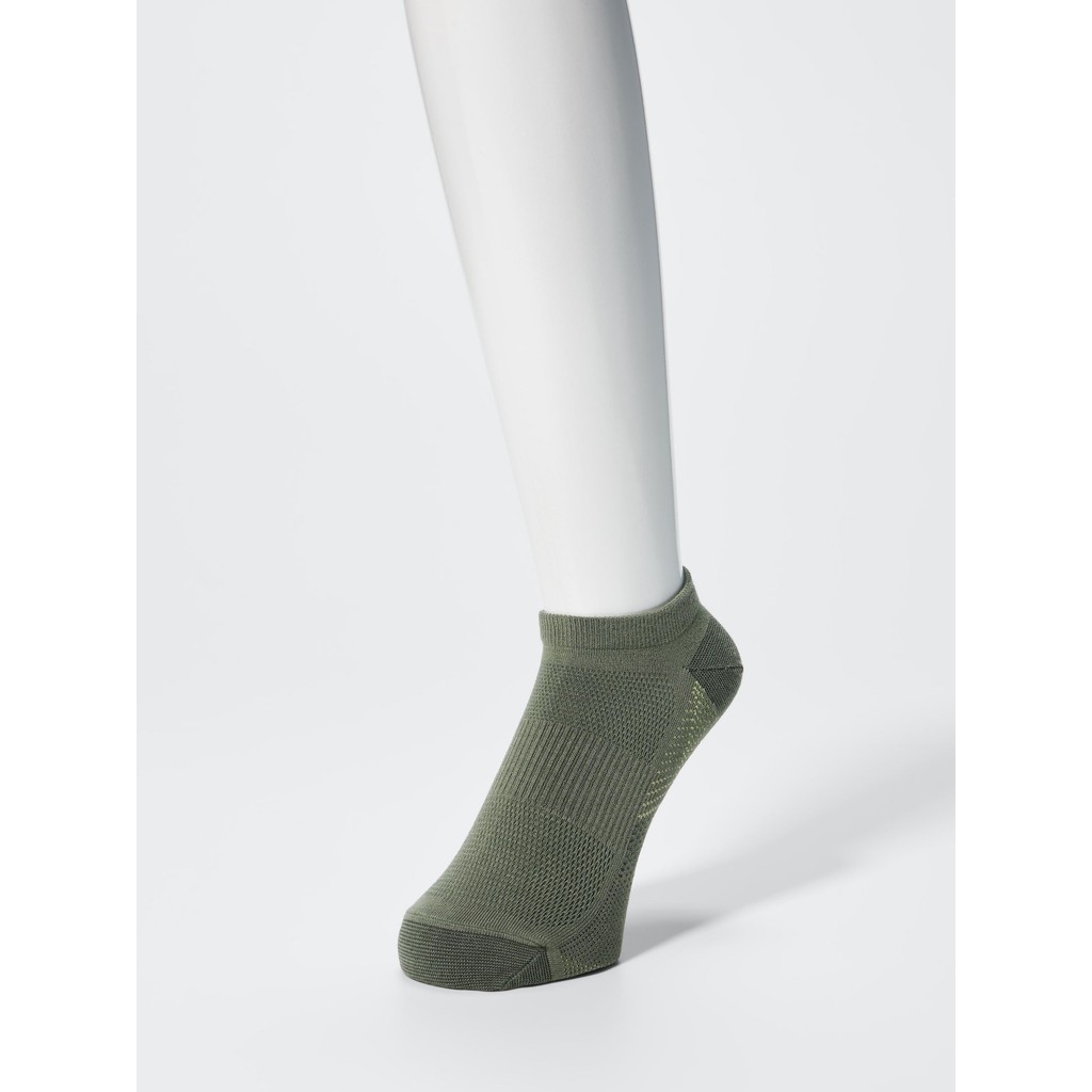 Uniqlo Kaos Kaki Pendek Olahraga