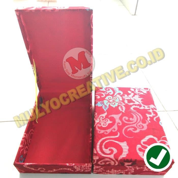 

Box Plakat - Box Vendel Kotak Cinderamata PREMIUM