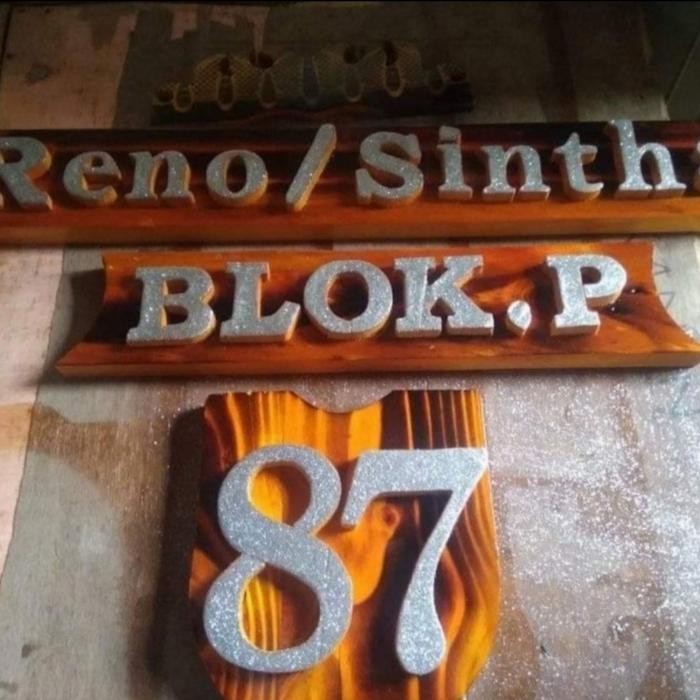 

Papan Nama Kayu Gantung Bertingkat 4 Handmade Unik Natural