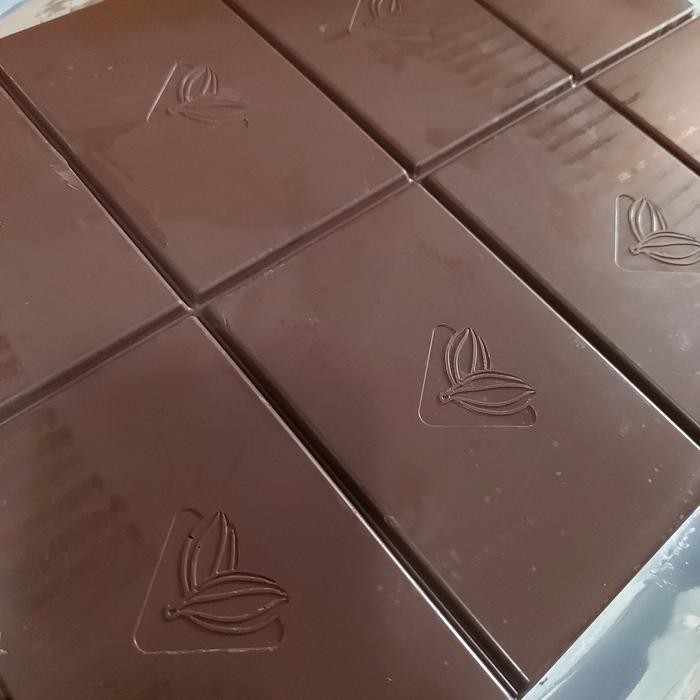 

(Rnd) - Coklat Blok Tulip 1 Kg. Dark Compound Chocoalate