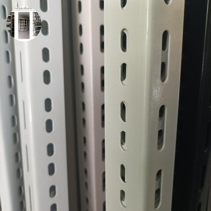 RJ2Y Besi Siku Lubang Tebal / Tiang Besi Siku