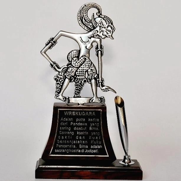 

Tempat Bolpoin Hiasan Meja Kombinasi Tokoh Wayang