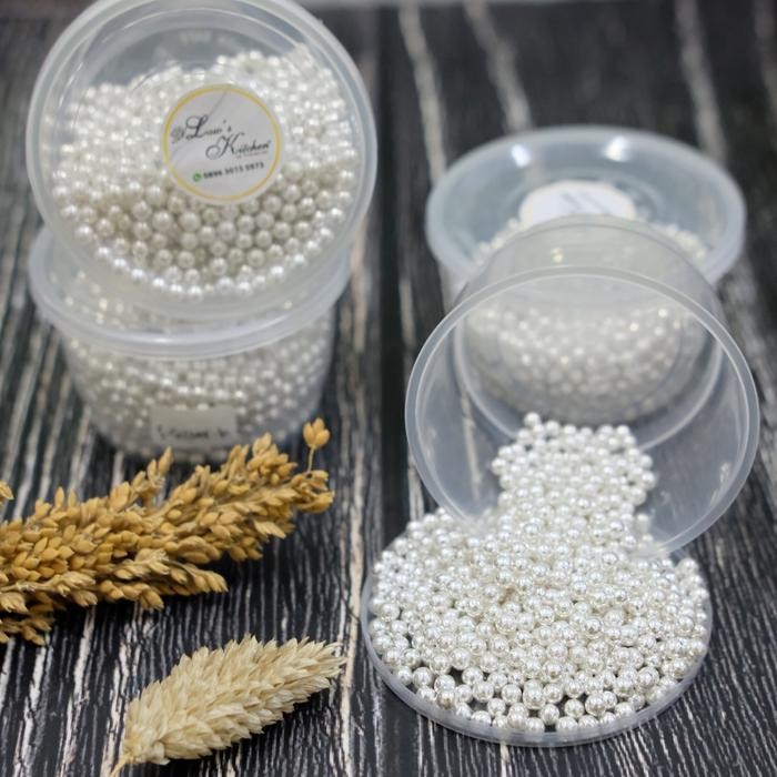 

sprinkle silver 4mm 50 gram edible kode SSILS