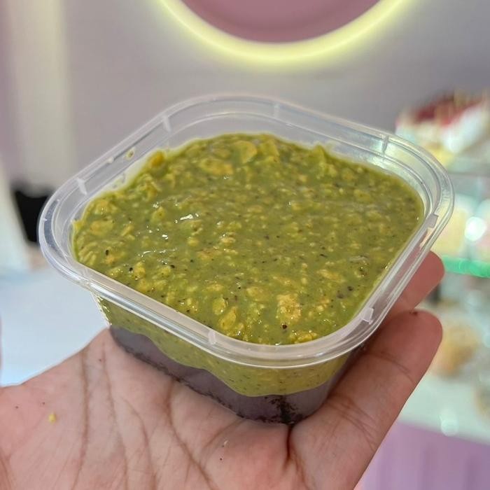 

COKELAT DUBAI PISTACHIO 120ML DUBAI CHOCOLATE