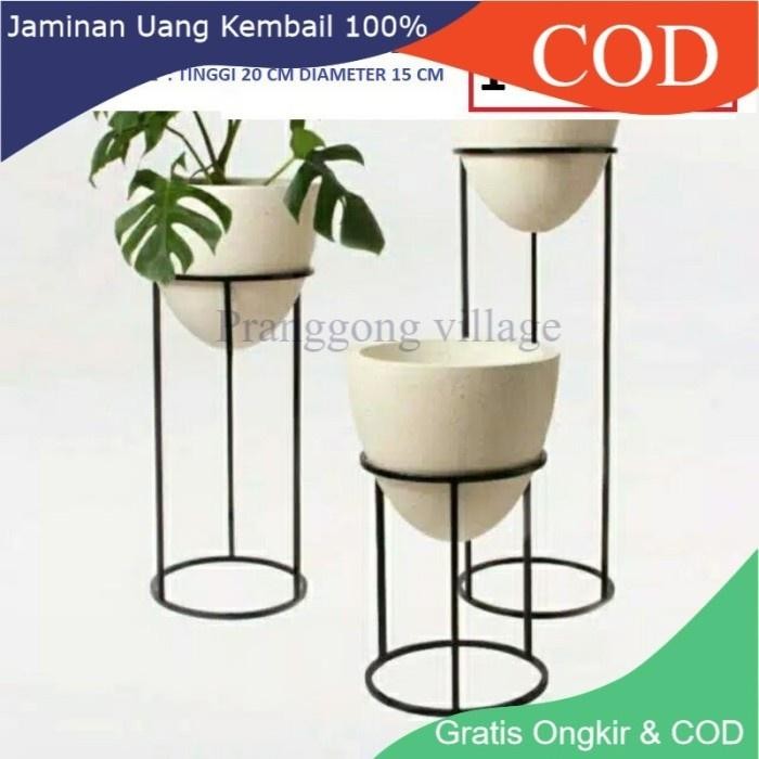 Mode Vintage Pot Bunga Besi / 1 Set Isi 3 Standing Pot Besi, Dudukan Pot Besi, Rak Pot Bunga Kaki 3