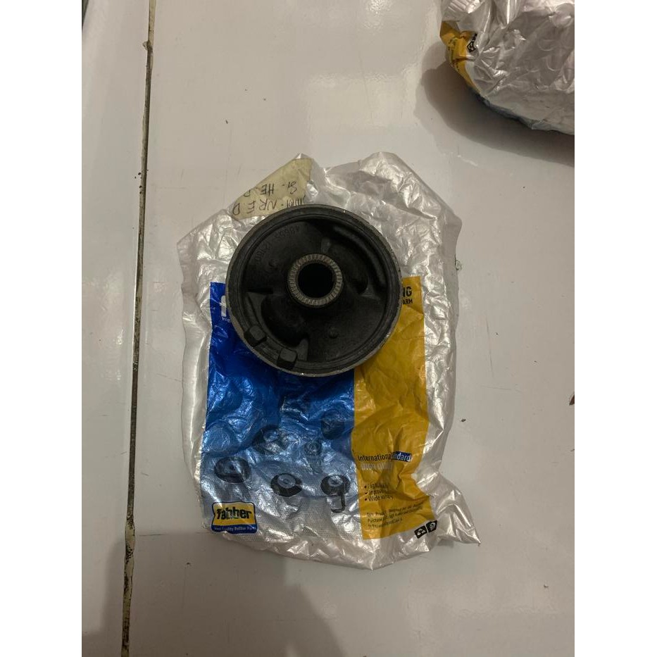 Boshing Arm Besar Altis