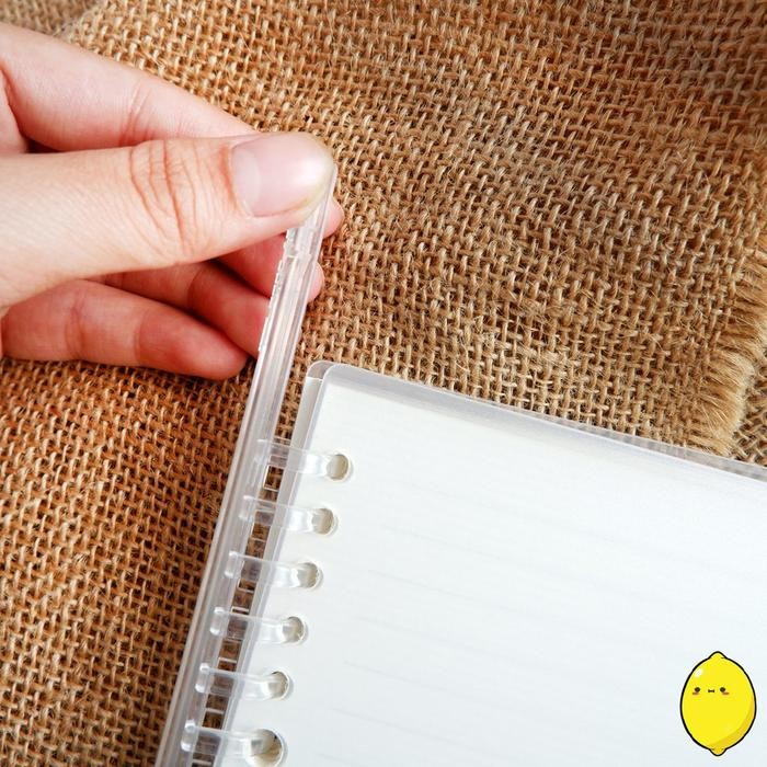 

BUKU BINDER TRANSPARAN A5 PANMOMO FILE BINDER NOTEBOOK KODE 771