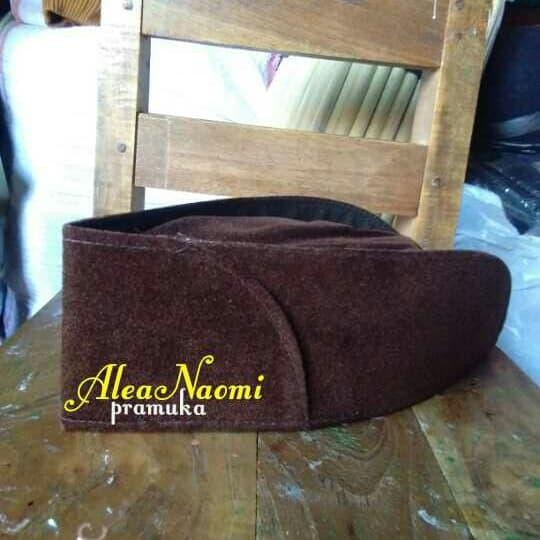 PUTRI peci pembina pramuka putri *