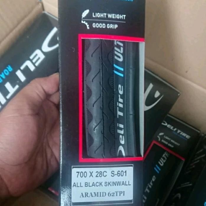 Best seller Ban luar sepeda delitire 700 x 28C hitam Kevlar Original Terlaris