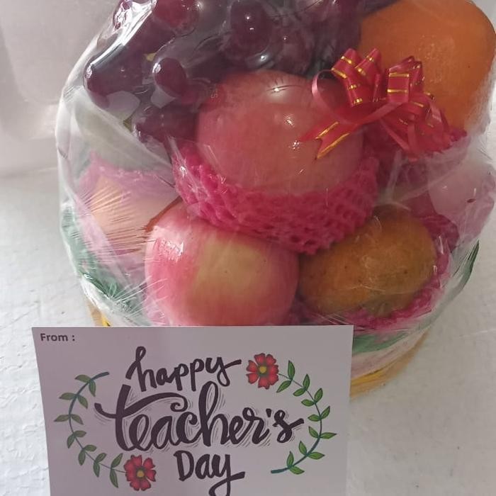 

KADO HARI GURU HAPPY TEACHER'S DAY PARCEL BUAH FRESH SEGAR / FREE CARD