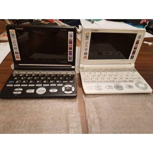 

CALCULATOR KALKULATOR KAMUS ELEKTRONIK CASIO EX-WORD EW-ID2000-BK