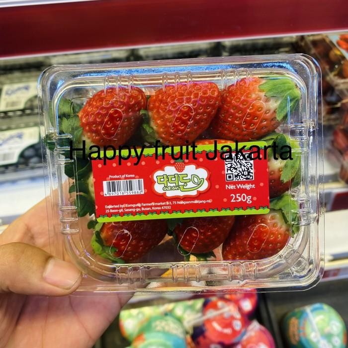 

TERLARIS Promo Strawberry korea manis strawberry korea pack fresh 250 grm READY STOCK