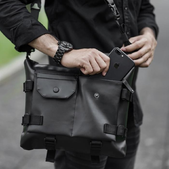 Evho Volta, Sling Bag Wateroof Selempang