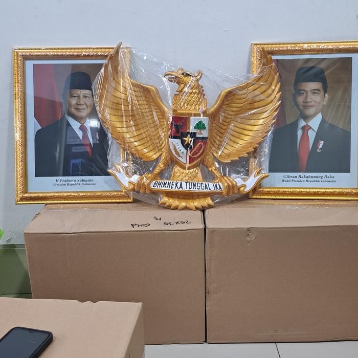 

5WUM Satu Set Presiden Wakil Garuda