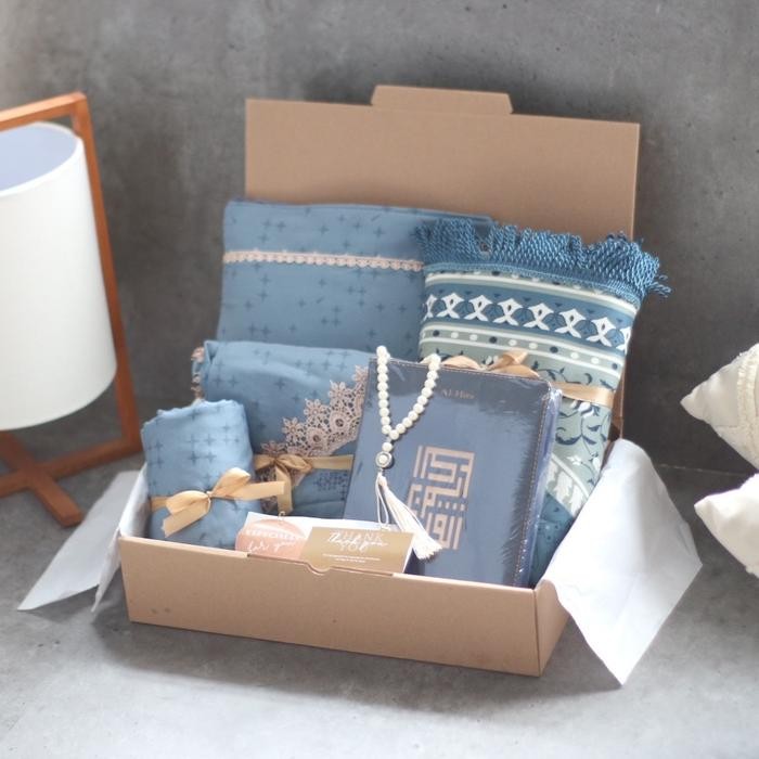 

Paket mukena seserahan hampers lebaran hampers idul fitri seperangkat alat sholat