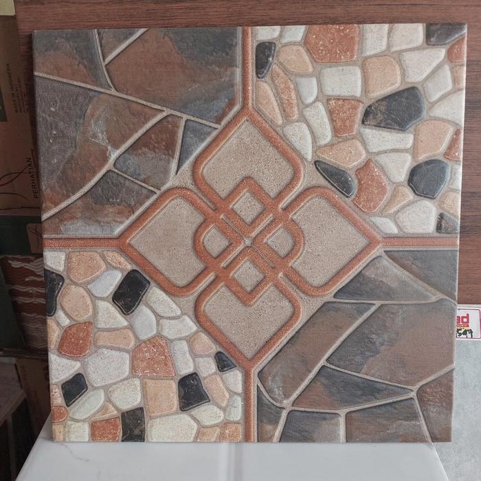 KERAMIK 40X40 KASAR BATU CORAL KESAT MATT PUTIH COKLAT