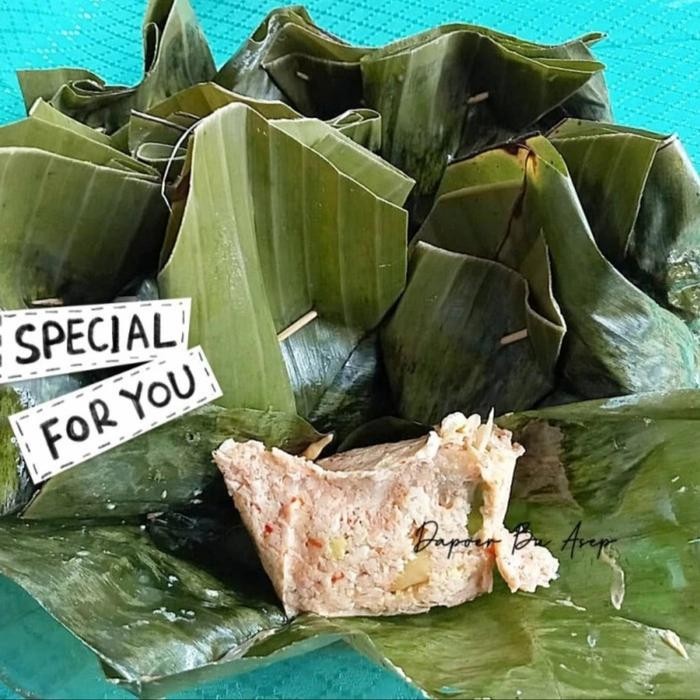 

Baru Botok Kelapa Parut Isi 10 Bungkus - Snack Tradisional