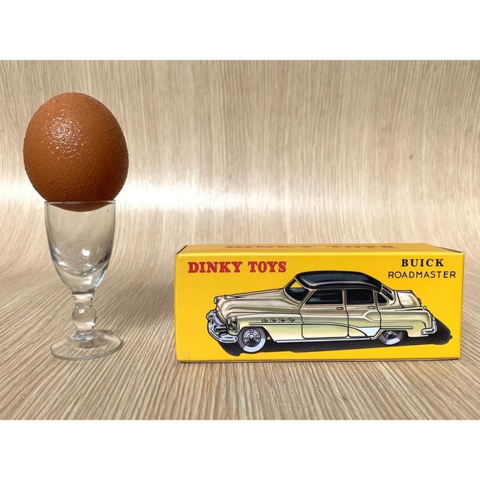 1:43 Diecast Dinky Toys Buick Roadmaster "With Box"