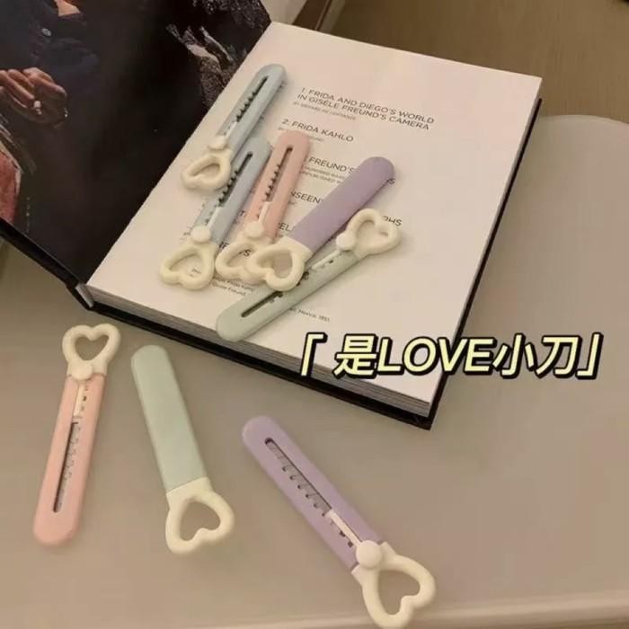 

ID CUTTER KERTAS CUTE PISAU KOREAN STYLE CUTTER LOVE CANDY MINI TRAVEL 04