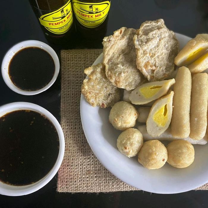 

pempek palembang paket campur 30 pcs + 1 botol cuko kental khas stok terbatas