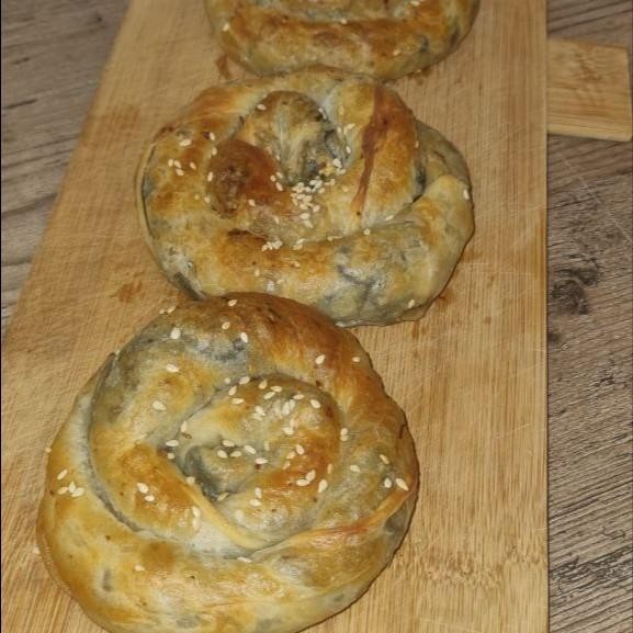 

carsaf borek isi daging sapi - puff pastry beef stok terbatas