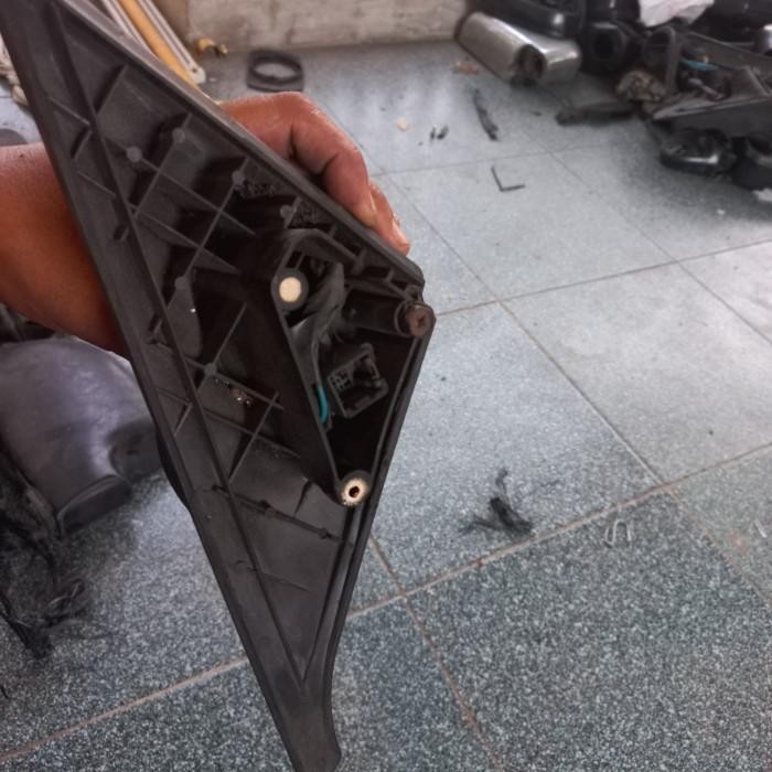 dudukan spion hyundai avega original