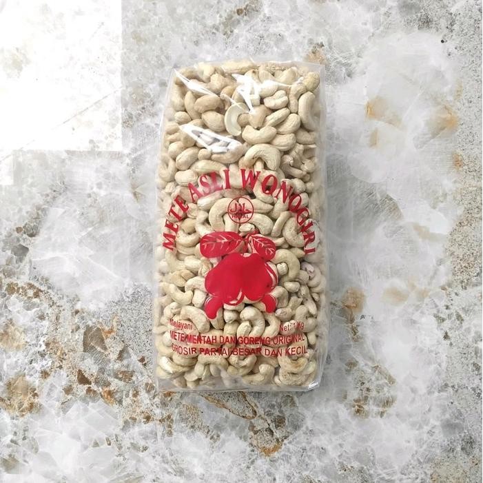 

KACANG METE MENTAH WONOGIRI BERAT NETTO 1KILO PUTIH BERSIH ADA BINTIK