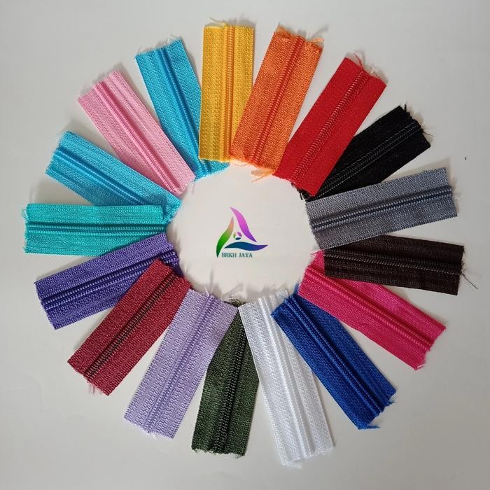 Pilihan- Daun Resleting No 5 Amco Per Roll