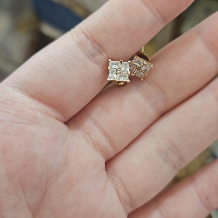 Giwang Anting Tusuk Tindik Love Hati Daun Emas Asli 375 8K Kuning Ubs