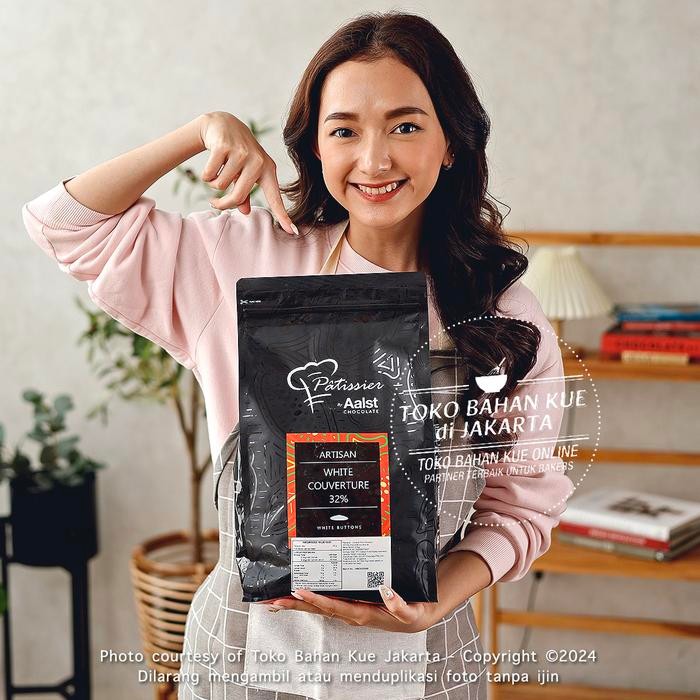 

Patissier Chocolate 32% 250Gr White Couverture Cokelat Coin Putih Coklat Baking