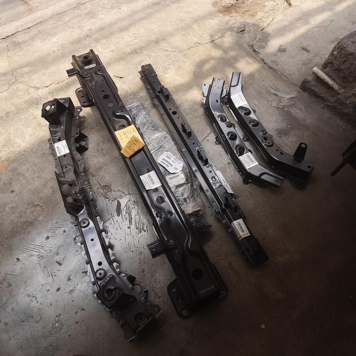 Bullhead Assy Mitsubishi Xpander Facelift Asli Original