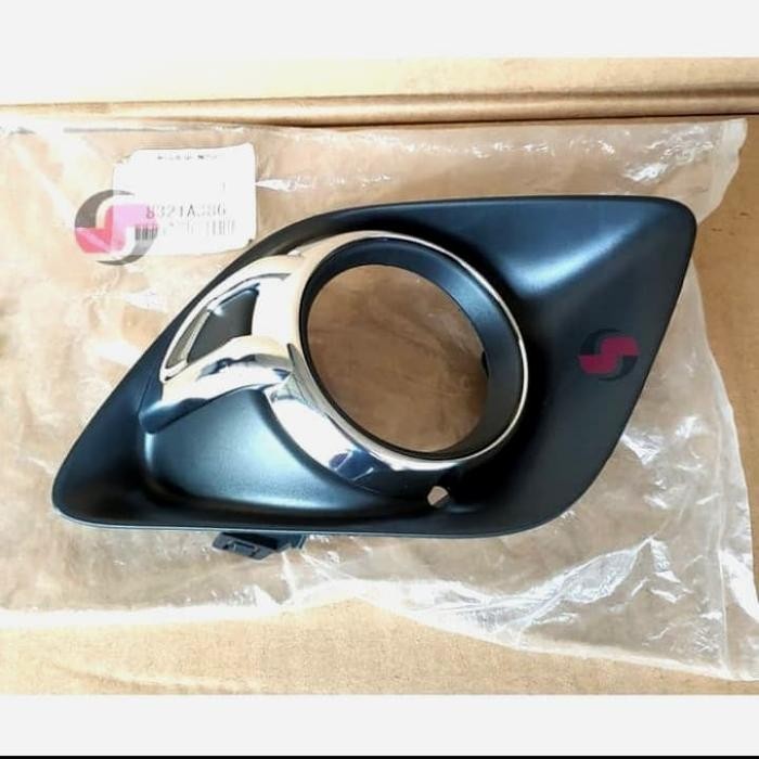 Cover Bezel Foglamp Outlander Original