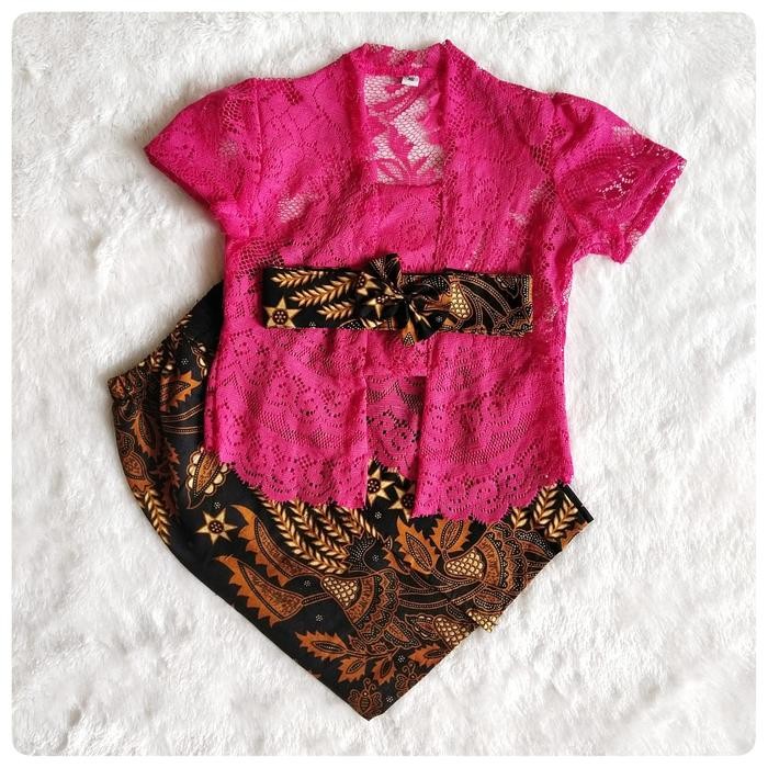 Setelan Kebaya Anak Kutubaru Rok Panjang Bali Perempuan Brokat Terbaru