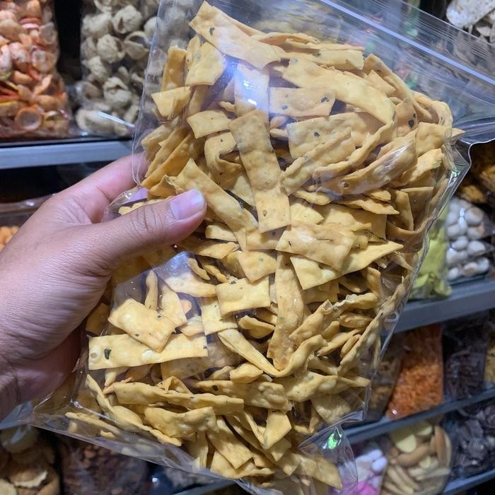 

New CEMILAN STIK BAWANG RASA GURIH DAN RENYAH KEMASAN 500 GRAM DAN 200 GRAM