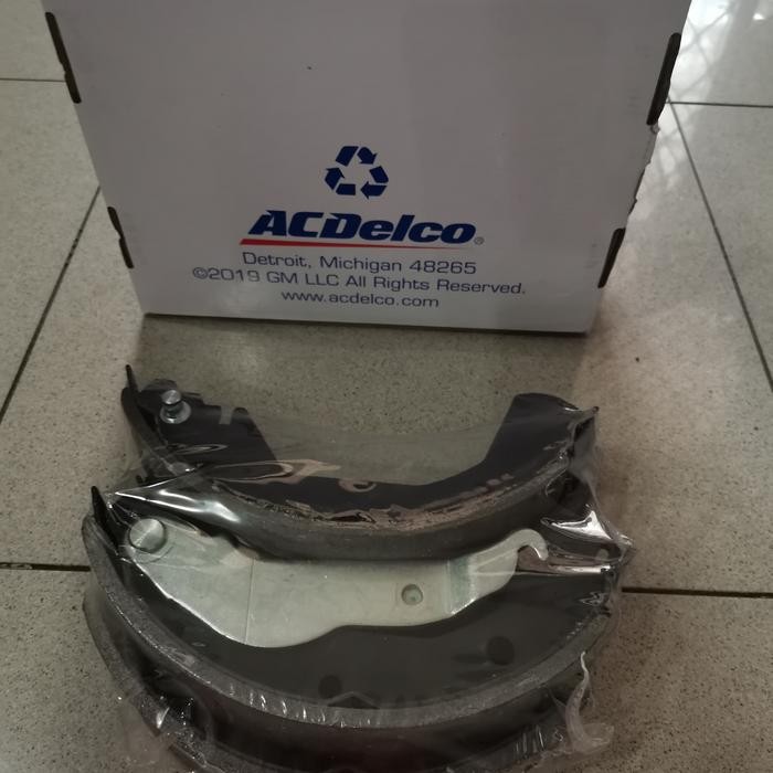 Kampas Rem Belakang Chevrolet Spin