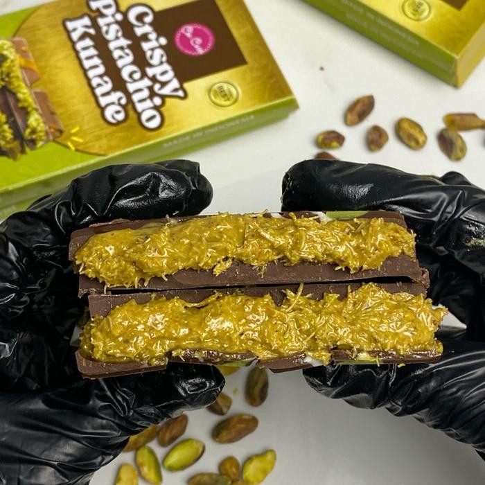 

Osyak.mart CHO-CWEEET CHOCOLATE BAR CRISPY PISTACHIO KUNAFE COKLAT VIRAL DUBAI COKLAT DUBAI Food