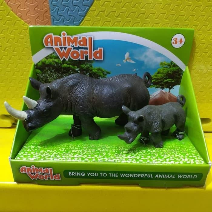 Maket Miniatur Badak Animal World Kebun Binatang