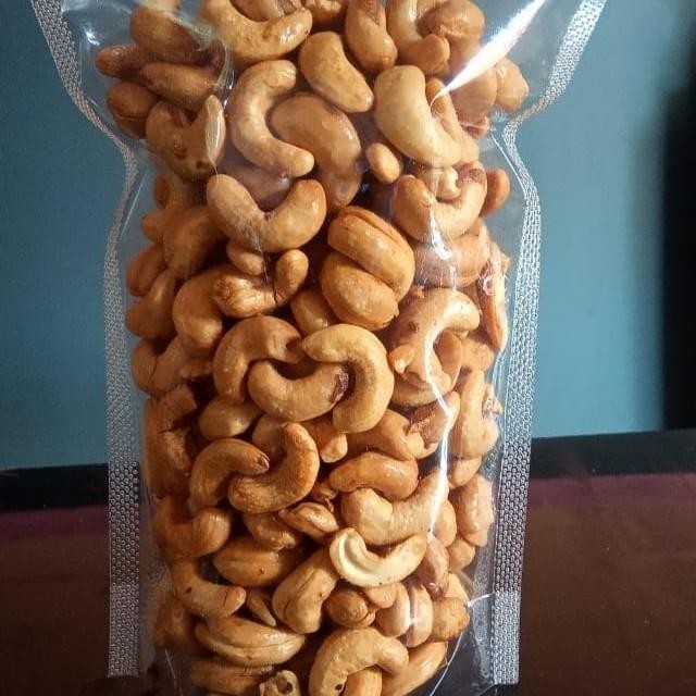 

Ready Kacang Mede Goreng Matang 250Gr 1 Pcs