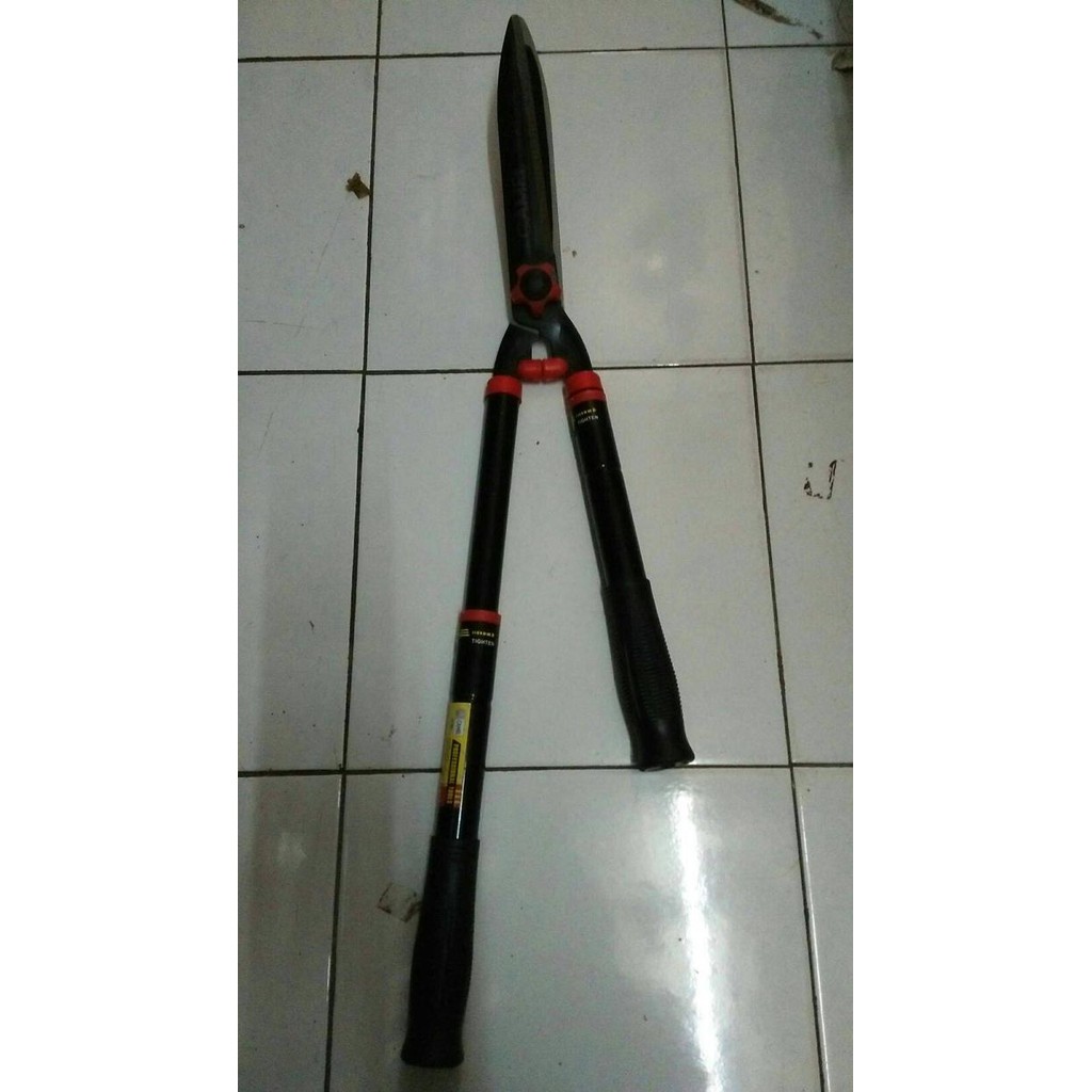 Gunting rumput camel