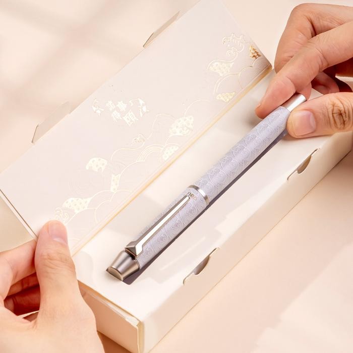 

Deli Pulpen Roller / Roller Pen Gift Box 0.5mm Bahan Besi Tebal S167