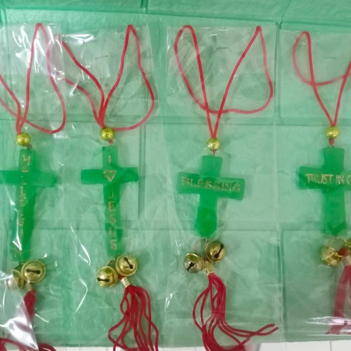 Gantungan Pajangan Salib Fosfor Mobil Kristen Katolik murah original