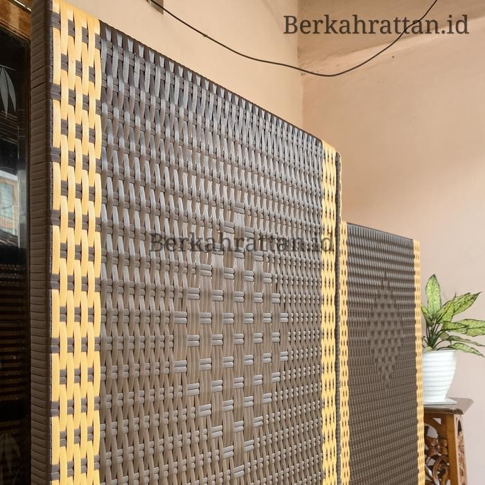 PARTISI SKETSEL PEMBATAS RUANGAN PORTABLE ROTAN SINTETIS 2-4 PINTU