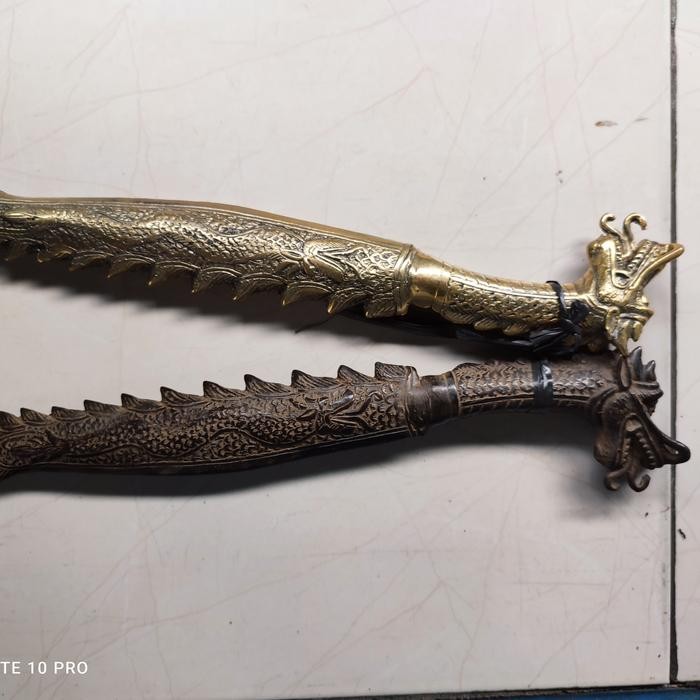 Pusaka Golok Kepala Naga Kuningan Istimewa Best Seller