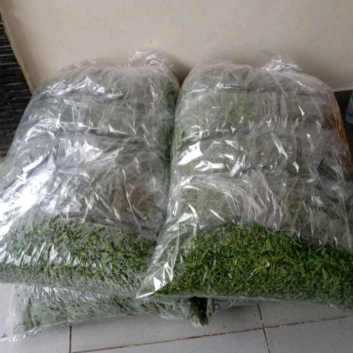 Daun pandan iris tabur wangi dan dekorasi isi 5 kantong besar