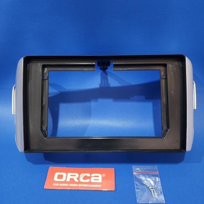 PREMIUM frame tape mobil double din 9 inch android mobil innova reborn