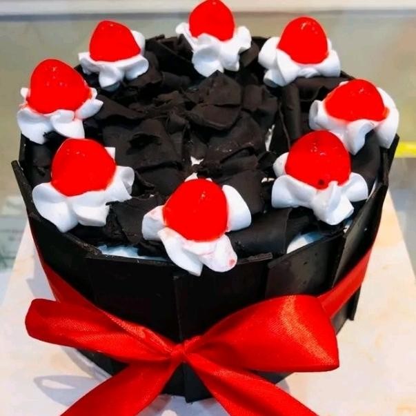

Blackforest Birthday Cake / Kue Ulang Tahun Black forest Jadul