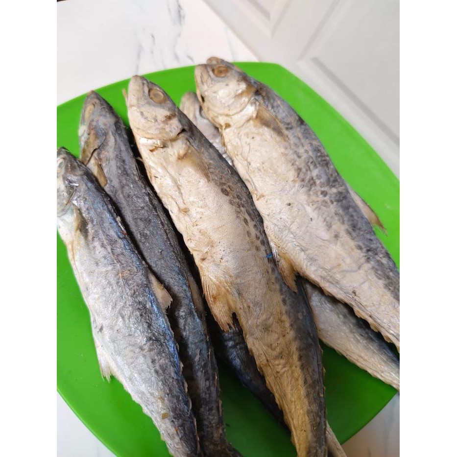 

SIAPKIRIM Ikan Asin Tenggiri Khas TJ.Balai - Makanan Goreng - Food READY STOCK