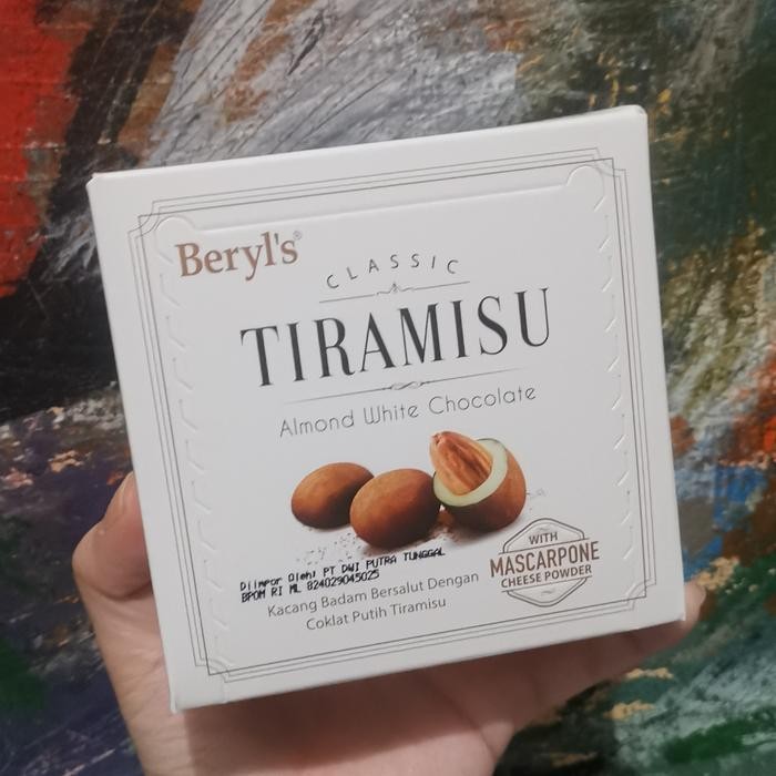 

Ger Beryl's 65gr box Tiramisu Beryls almond Milk White Chocolate Coklat